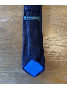 Banana Republic Slim Tie Burgundy Navy Geometric Pattern Wool Silk Blend